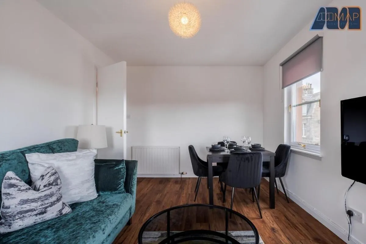 City Centre Apartment With Parking Aberdeen