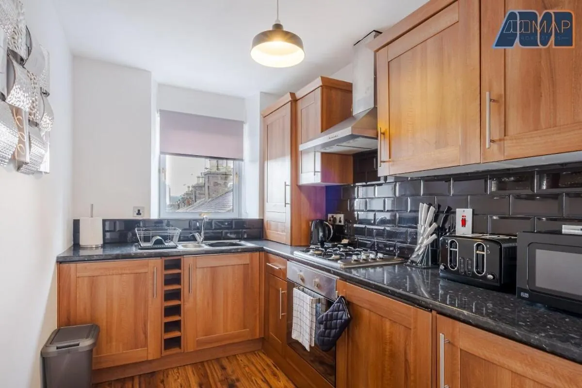 City Centre Apartment With Parking Aberdeen
